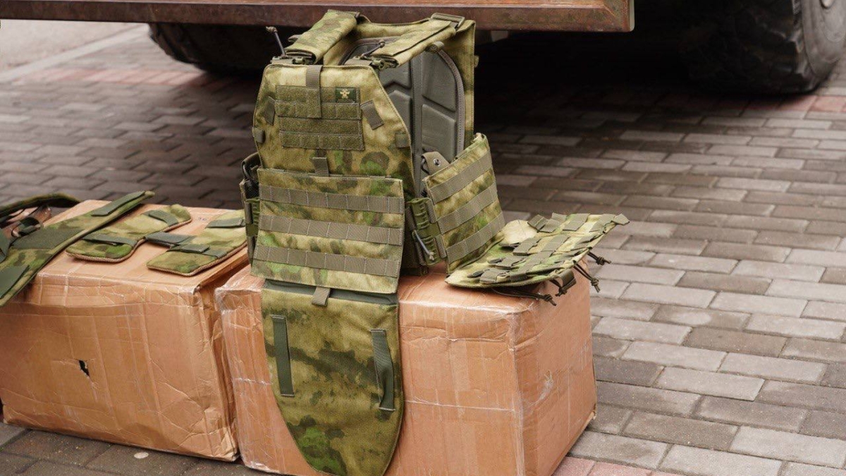 Калининградский губернатор высоко оценил качество бронежилетов, переданных в зону СВО t.me/aa_alikhanov