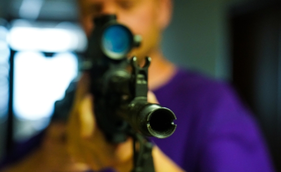 Пьяный мужчина убил пасынка и двух других жителей деревни Пьяный мужчина убил пасынка и двух других жителей деревни