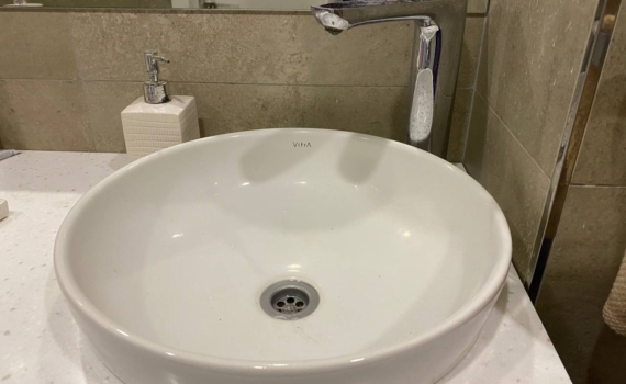 Секреты ухода за собой: как соль поможет вашей коже и волосам сиять — запомните эти 3 лайфхака