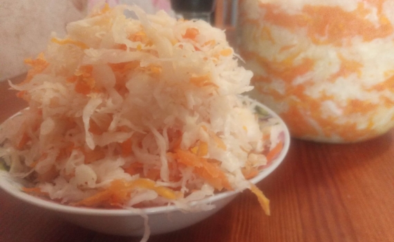 Та самая хрустящая: бабушкин рецепт полезной квашеной капусты — когда ее готовят Та самая хрустящая: бабушкин рецепт полезной квашеной капусты — когда ее готовят