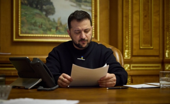 Зеленский готов пойти на антиконституционные меры, чтобы остановить отступление ВСУ Зеленский готов пойти на антиконституционные меры, чтобы остановить отступление ВСУ